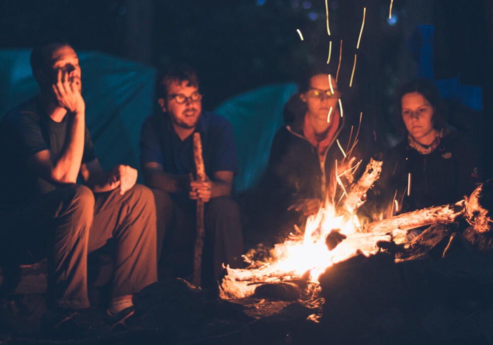 Gemütliches Lagerfeuer Gemütliches Lagerfeuer